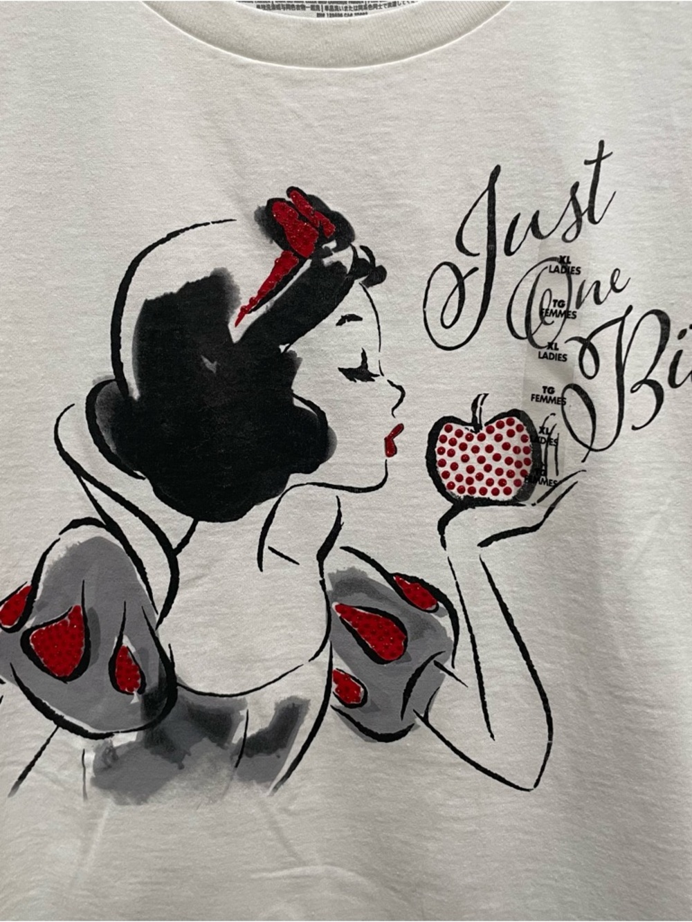 Disney Store Snow White Just One Bite Graphic Tee Shirt White Women Size XL - Picture 3 of 6